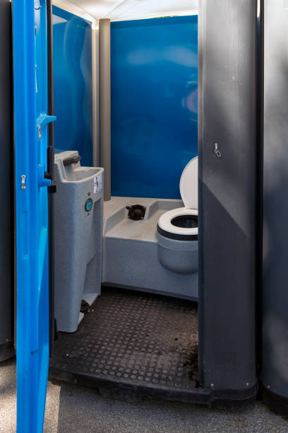 Portable Toilet Options We Offer in Oak Bluffs, MA